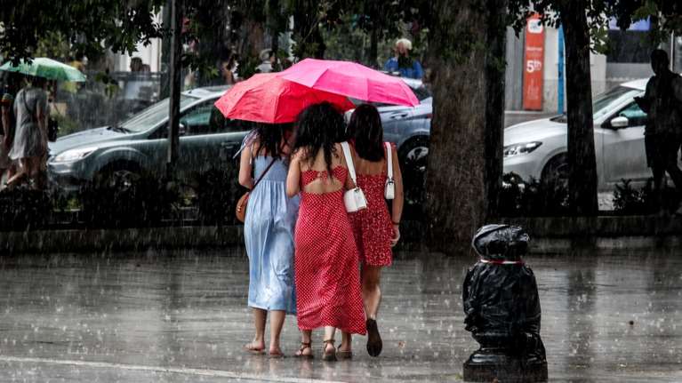 Μπουρίνια, καταιγίδες, κεραυνοί και το Σάββατο - Ποιες περιοχές θα πλήξει η κακοκαιρία - Πού χρειάζεται προσοχή