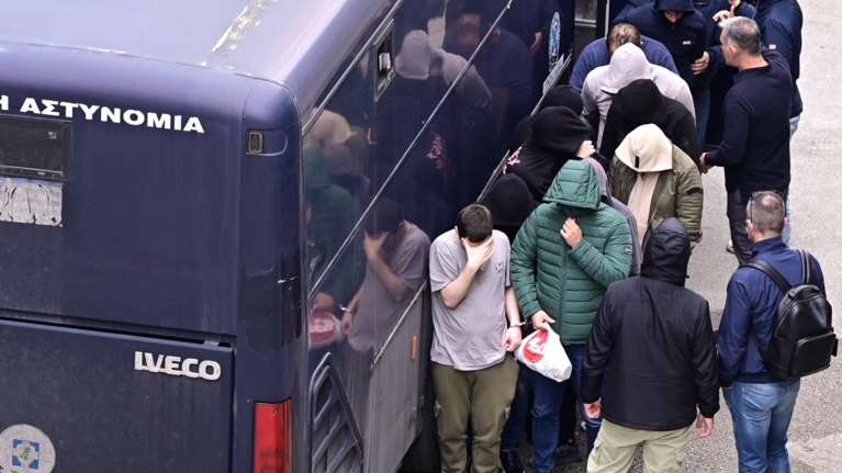 ΟΠΕΚΕΠΕ: Σε κατ’ οίκον περιορισμό με &quot;βραχιολάκι&quot; η σύζυγος του φερόμενου αρχηγού του κυκλώματος