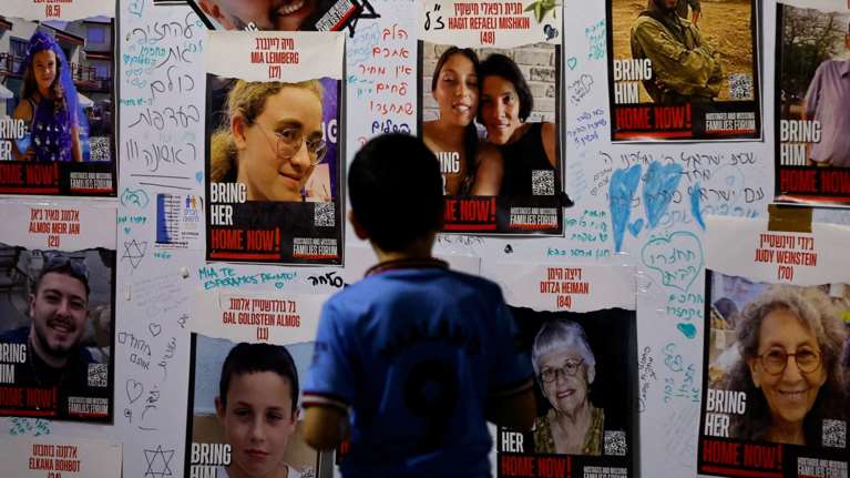 Ισραήλ: Σε εξέλιξη η απελευθέρωση των 11 ομήρων - Η Χαμάς χωρίζει μητέρες από τα παιδιά - Παράταση δύο ημερών στην εκεχειρία