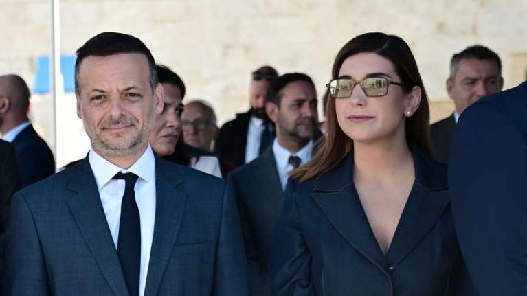 Γεωργία Πολυτάνου: Η πρώτη εμφάνιση της συζύγου του δημάρχου μετά τον γάμο - Με navy blue suit