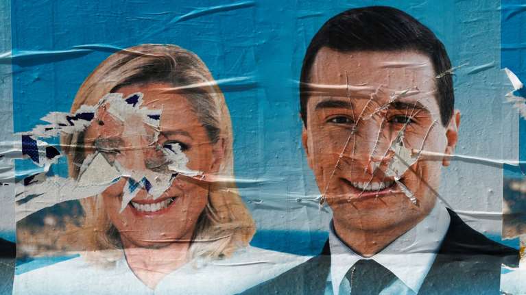 Εκλογές στη Γαλλία: Γιατί έχασε η ακροδεξιά; Η μάχη μεταξύ Λε Πεν και Μπαρντελά τώρα αρχίζει