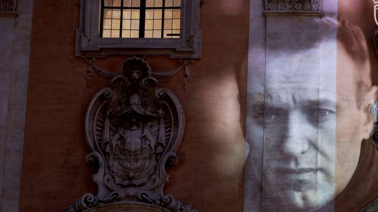 Κλίμα τρόμου στη Ρωσία για την κηδεία του Ναβάλνι: Οικογένεια και συνεργάτες δεν βρίσκουν γραφείο κηδειών για να τον θάψουν