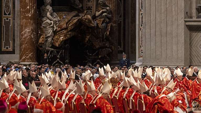 Live η πρώτη ψηφοφορία για την εκλογή νέου Πάπα: Τα φαβορί, οι Ιταλοί, ο &quot;Φραγκίσκος της Ασίας&quot; και οι... άλλοι