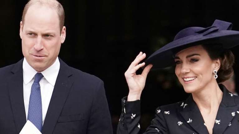 H Κέιτ Μίντλετον κοντά στα παιδιά: Η νέα επίσημη εμφάνιση και το αψεγάδιαστο στιλ της