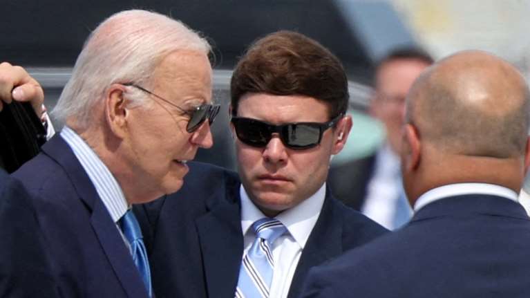 Ο πανικός στο Air Force One μόλις έμαθαν ότι ο Μπάιντεν είχε Covid - Ο πιλότος πετούσε καύσιμα, ο πρόεδρος είχε χλωμιάσει τελείως