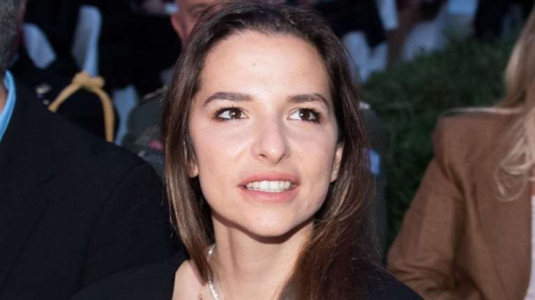 Εριέττα Κούρκουλου Λάτση: Το κομψό maternity style της με εφαρμοστό μίντι φόρεμα και γόβες