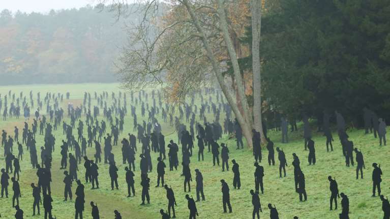 Απίθανο installation art με 1.475 φιγούρες στρατιωτιών σε φυσικό μέγεθος - Για να τιμηθεί η απόβαση στη Νορμανδία