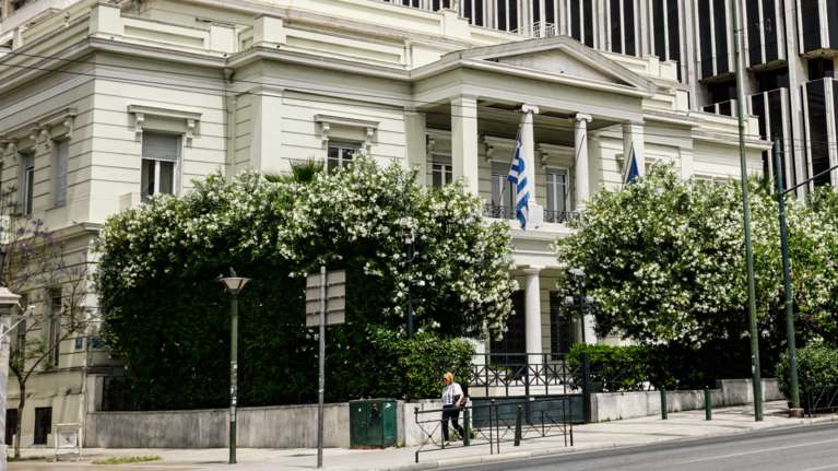 ΥΠΕΞ κατά Ρωσίας: Κατάφωρη παραβίαση του Διεθνούς Δικαίου η αναγνώριση "ανεξαρτησίας" του Ντονέτσκ και του Λουχάνσκ