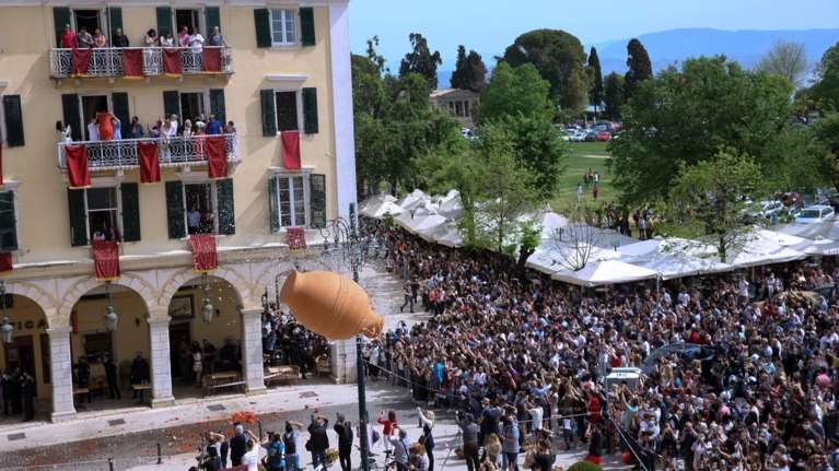 Οπου φύγει φύγει για το Πάσχα: Πληρότητα έως και 100% στα καταλύματα - Οι πιο δημοφιλείς προορισμοί