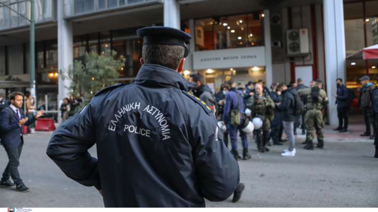 Γεωργιάδης:  30.000 με 40.000 οι ανεμβολίαστοι αστυνομικοί και λιμενικοί [βίντεο]