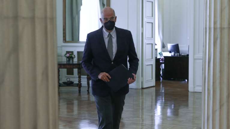 Διπλωματικός πυρετός για την επίσκεψη Δένδια στο Κίεβο και την ανθρωπιστική επιχείρηση στη Μαριούπολη