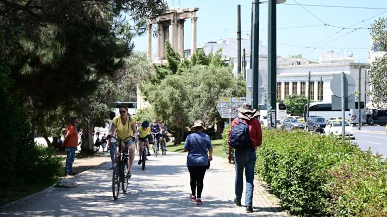 Κορονοϊός: 1.375 κρούσματα στην Αττική και 305 στη Θεσσαλονίκη - Αναλυτικά ο χάρτης