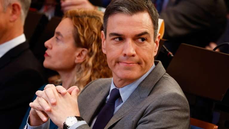 Πώς η απόφαση του Σάντσεθ να δώσει αμνηστία στους Καταλανούς ηγέτες προκάλεσε έκρηξη της ακροδεξιάς στην Ισπανία