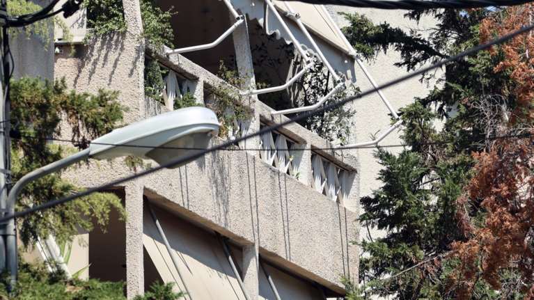 Γυναικοκτονία στο Χαλάνδρι: &quot;Κυρία Ρούλα βοήθεια, κρατάει μαχαίρι&quot; - Τα τελευταία λόγια της 47χρονης λίγο πριν πέσει νεκρή