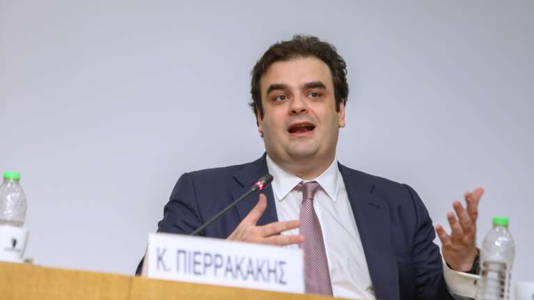 Μήνυμα Πιερρακάκη προς επιτυχόντες και μη στις Πανελλήνιες: Σήμερα είναι η αφετηρία - Το στοίχημα του παράλληλου μηχανογραφικού