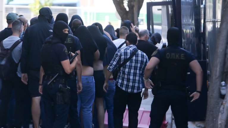 Νέα Φιλαδέλφεια: Ποινική δίωξη για 4 κακουργήματα και 7 πλημμελήματα σε βάρος των 104 συλληφθέντων