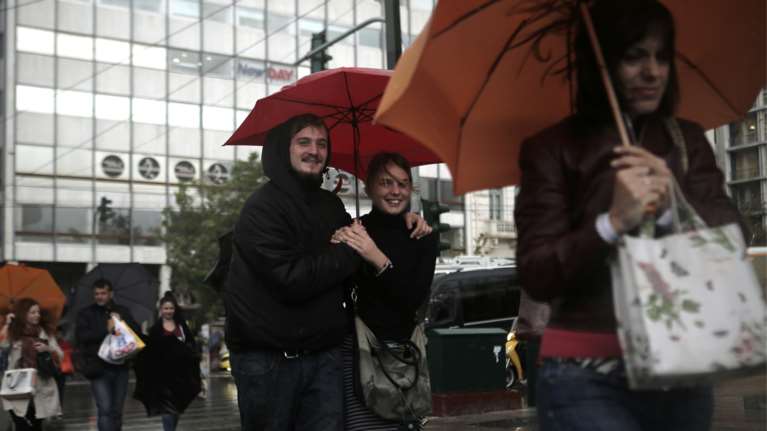 Καιρός: Πτώση της θερμοκρασίας φέρνει το "βόρειο ρεύμα" σήμερα - Πού θα βρέξει