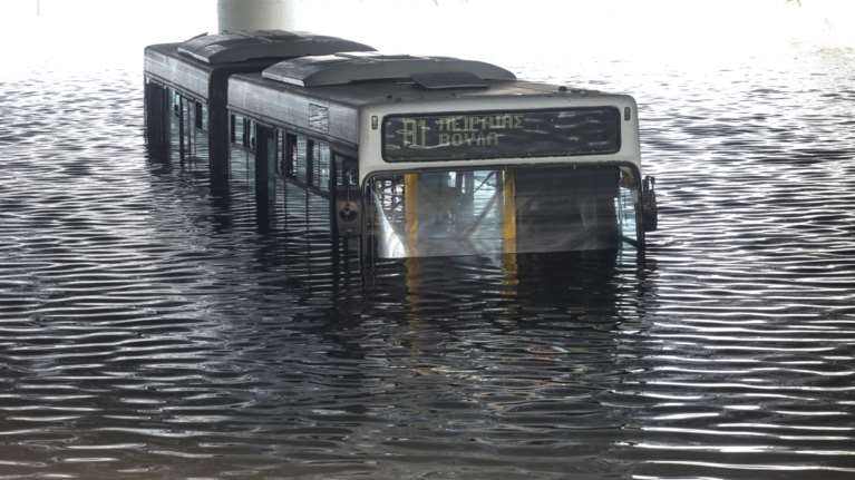 Περιφέρεια Αττικής : &quot;Η Αττική άντεξε - Έξι αλήθειες για τα πλημμυρικά φαινόμενα&quot;
