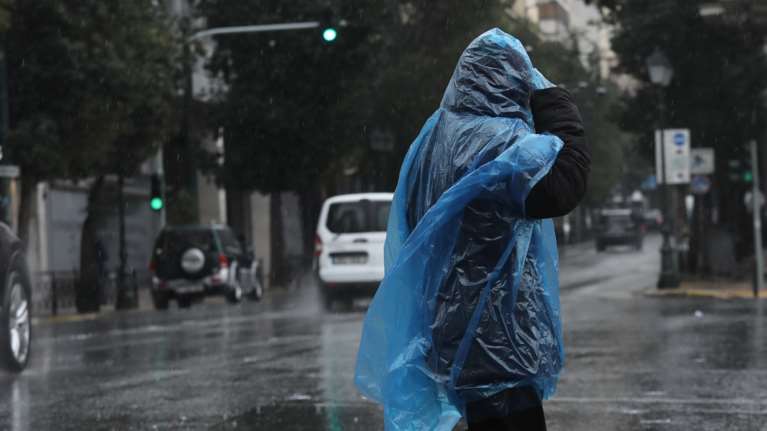 Καιρός: Ερχονται ισχυρές βροχές και καταιγίδες από το μεσημέρι - Ποιες περιοχές επηρεάζονται, τι θα γίνει στην Αττική