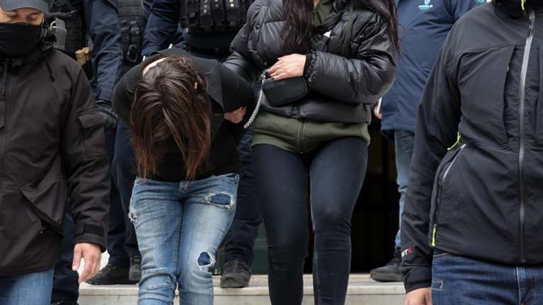 Δολοφονία 7χρονου στην Κυψέλη: Ομολόγησε και το πήρε πίσω η μάνα &quot;Μήδεια&quot; - Ανθρωποκτονία από κοινού με τον σύντροφό της