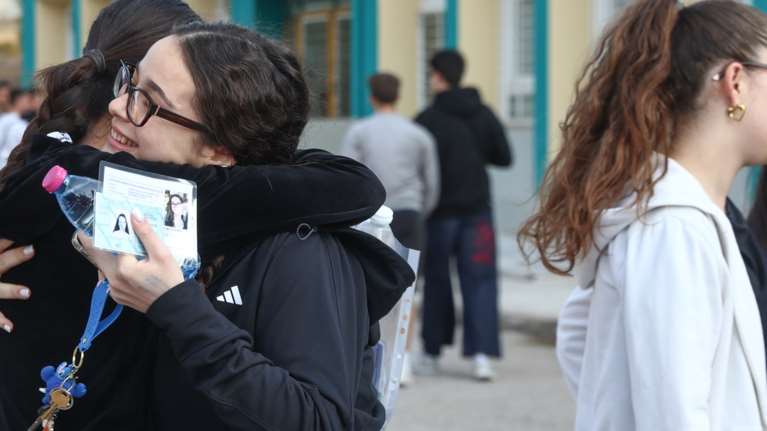 Πανελλήνιες 2025: Σε ποια μαθήματα &quot;πάτωσαν&quot; οι υποψήφιοι και πού σάρωσαν - Πώς συμπληρώνεται σωστά το μηχανογραφικό
