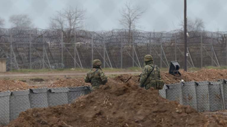 Έβρος: Σε ΜΑΦ ο συνοριοφύλακας που πυροβολήθηκε στο Σουφλί - Διακινητές "βλέπουν" οι αρχές - Τα σενάρια που εξετάζονται
