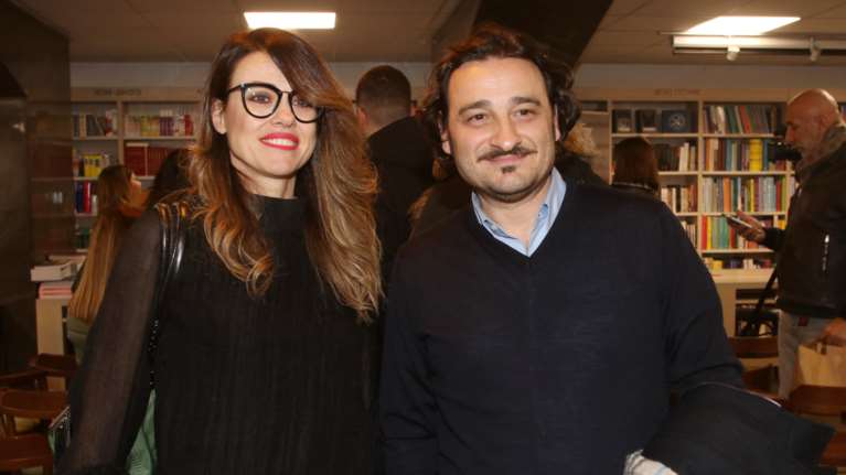 Βασίλης Χαραλαμπόπουλος - Λίνα Πρίντζου: Δες πώς είναι το cozy σπίτι που μένουν με τα σκυλιά τους