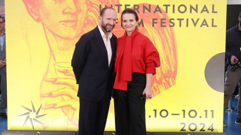 Λαμπεροί στο Φεστιβάλ Θεσσαλονίκης οι Ζιλιέτ Μπινός και Ρέιφ Φάινς: Αναφορές σε Σοφοκλή, Όμηρο και Άγιο Παΐσιο