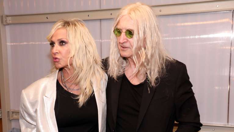 H Άννα Βίσση στα γενέθλια του κατάξανθου γιου του Καρβέλα: Ο δύο ετών Φαίδων Καρβέλας και το πάρτι σε ειδικό χώρο