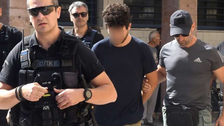 Φωτια στην Πάτρα: &quot;Είμαι εθελοντής και όχι εμπρηστής&quot;, δήλωσε ο 25χρονος - Συνελήφθη και 21χρονος που πήγε να καταθέσει υπέρ του φίλου του