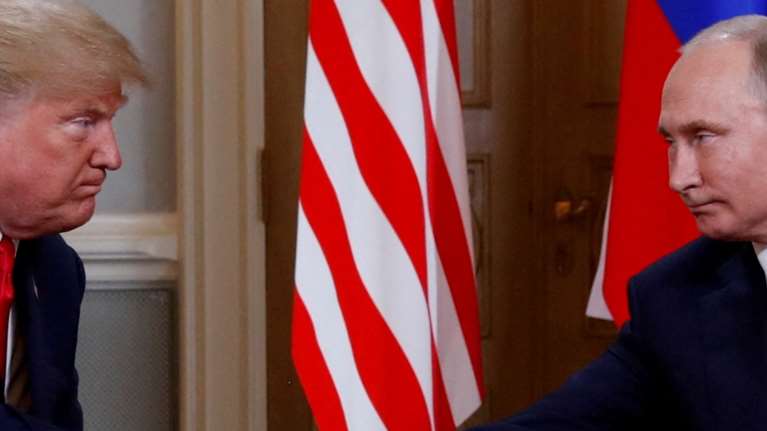 Ανάλυση: Ο Τραμπ μιλάει απευθείας με τον Πούτιν και &quot;πουλάει&quot; τους Ευρωπαίους συμμάχους - Σε δύσκολη θέση ο Ζελένσκι