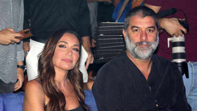 Ο Βασίλης Μπισμπίκης και η Δέσποινα Βανδή σε ψαγμένο εστιατόριο στο Λονδίνο - Με μενού των 420 ευρώ