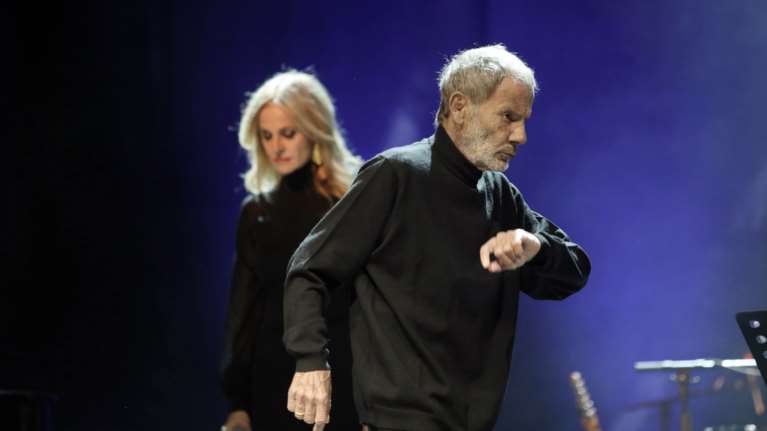 Σταύρος Ξαρχάκος - Ηρώ Σαΐα: Με τα δίδυμα παιδιά τους στη σκηνή του Ηρωδείου