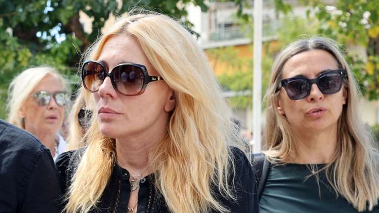 Σμαράγδα Καρύδη: Με νέο look στο Ηρώδειο λίγες μέρες μετά τον θάνατο του πατέρα της