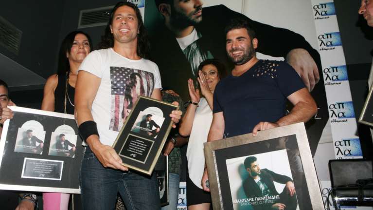 Ο μαέστρος του Παντελίδη τα &quot;χώνει&quot; στην οικογένειά του - &quot;Ούτε με 1 εκατ. ευρώ δεν θα συνεργαζόμουν με τον αδερφό του&quot;