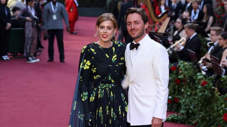 Έτσι εκδικείται η πριγκίπισσα Βεατρίκη: Η πληρωμένη απάντηση στους haters που κάποτε την έκαναν να κλάψει για τα ρούχα της