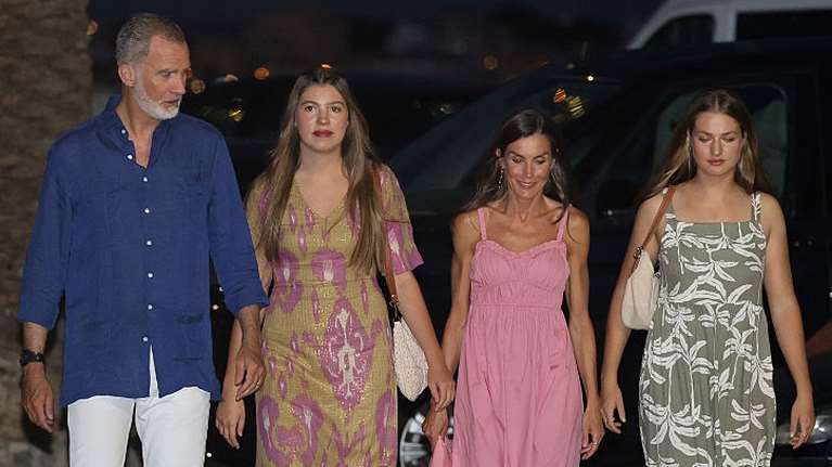 Σε έκθεση στη Πάλμα ο Φελίπε και η Λετίθια: Η νέα οικογενειακή εμφάνιση - Θαύμασαν έργα του Μιρό