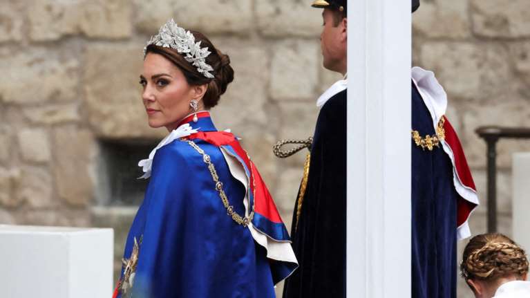 Ένας χρόνος χωρίς την Ελισάβετ: H "βασίλισσα Κέιτ", οι σφήνες και το outsider στη σειρά διαδοχής που δεν έχουμε δει ποτέ