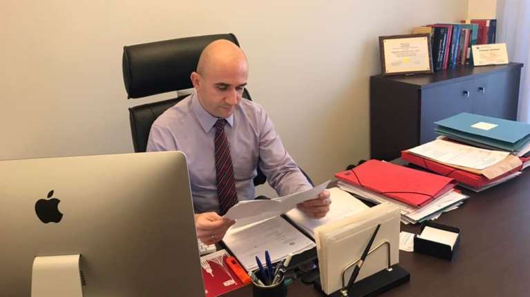 Νέοι ιατροδικαστές αναλαμβάνουν τους θανάτους Μαλένας και Ίριδας - &quot;Όλα θα αποκαλυφθούν στον χρόνο που πρέπει&quot;, λέει ο Λέων