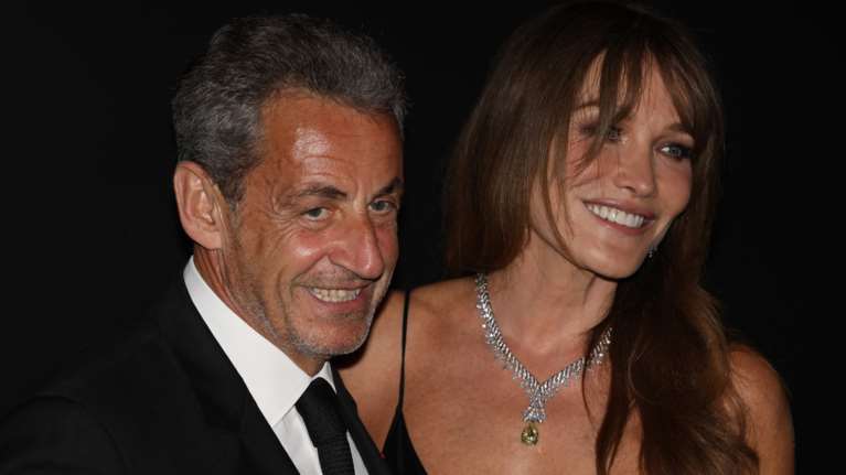 Tζούλια Σαρκοζί: Η κατάξανθη κόρη του Νικολά Σαρκοζί και της Κάρλα Μπρούνι έγινε 12 ετών