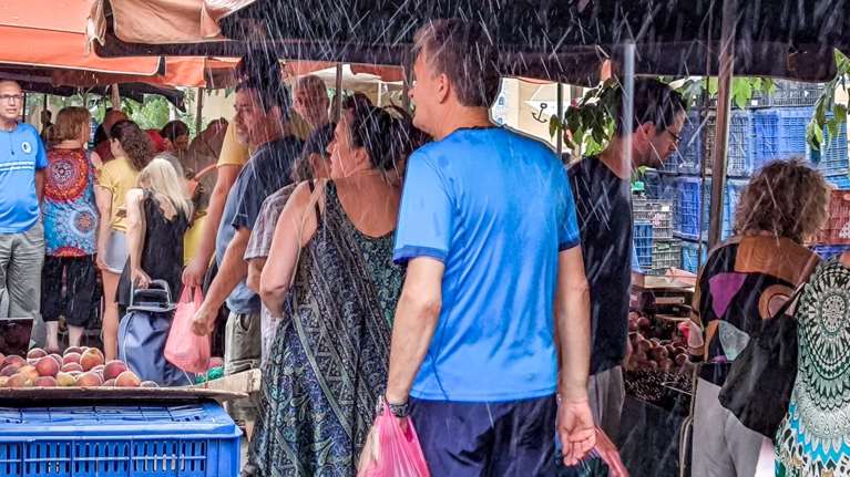 Καιρός: Επιδείνωση σήμερα με βροχές και καταιγίδες – Πού θα είναι έντονα τα φαινόμενα, πότε ανεβαίνει ξανά η θερμοκρασία