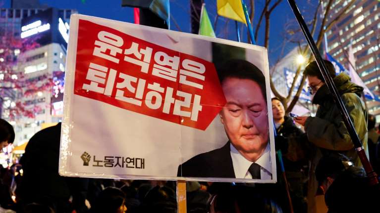 Κρίση στη Νότια Κορέα: Οι κινήσεις του προέδρου που έδειχναν προετοιμασία πραξικοπήματος