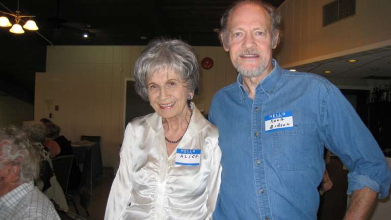 Πλήγμα στην υστεροφημία της Νομπελίστριας Αλις Μονρό: Η κόρη της αποκάλυψε ότι ο πατριός της την κακοποιούσε σεξουαλικά