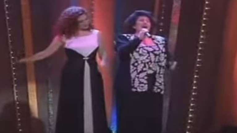 Δύσκολες ώρες για την Μαντώ: Πέθανε η μητέρα της - &quot;Ο Παράδεισος θα πλημμυρίσει με την υπέροχη φωνή σου&quot;