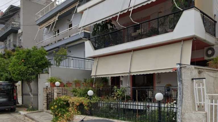 Εγκλημα στην Αγία Βαρβάρα: Συγκλονίζει η αδερφή του 57χρονου θύματος - &quot;Το έμαθα από το ίντερνετ&quot; [βίντεο]