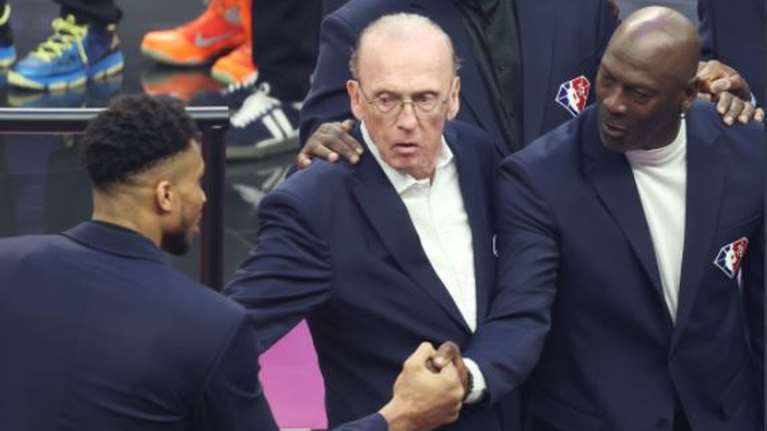 Όταν ο Γιάννης Αντετοκούνμπο έκανε χειραψία με τον Μάικλ Τζόρνταν: &quot;Έπαθα σοκ όταν τον είδα&quot;