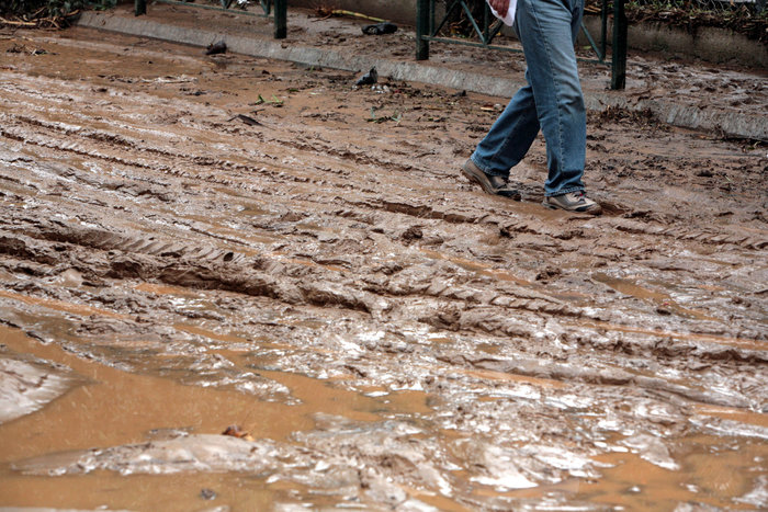 Λάσπη «έπνιξε» χωριό στις Σέρρες