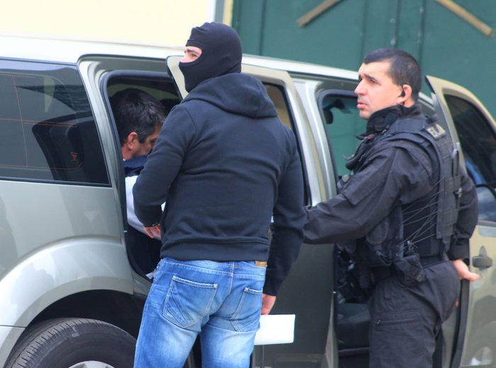 Χ.Α: Με χειροπέδες στη Βουλή - εικόνα 6