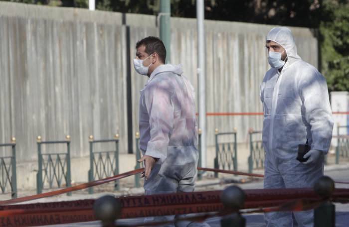 "Μιλούν" οι κάμερες για την επίθεση στο σπίτι του γερμανού πρέσβη - εικόνα 2