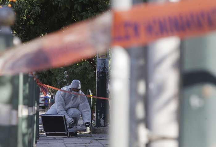 "Μιλούν" οι κάμερες για την επίθεση στο σπίτι του γερμανού πρέσβη - εικόνα 4